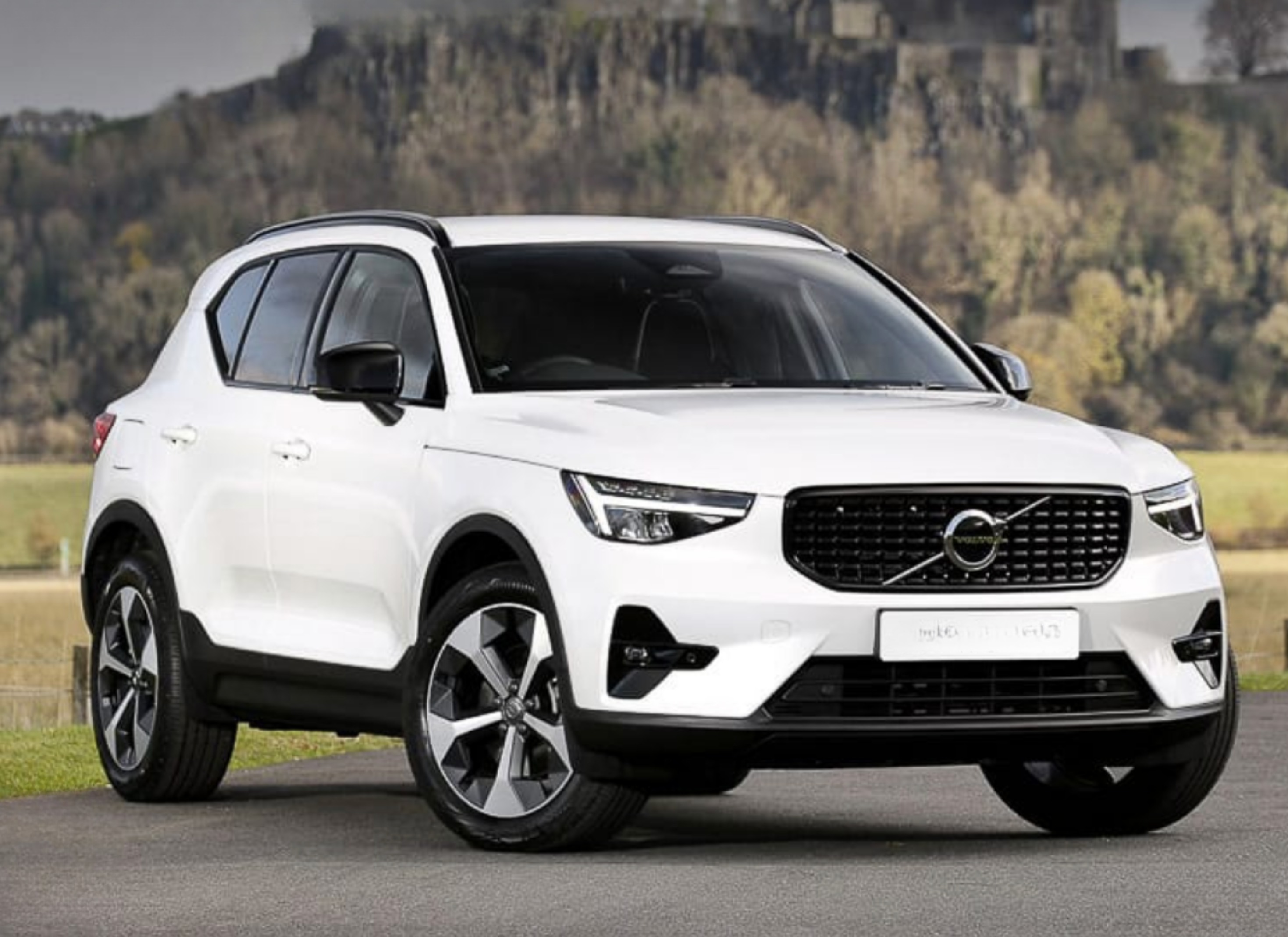 VOLVO XC40 ESTATE 2.0 B3P Plus Dark 5dr Auto